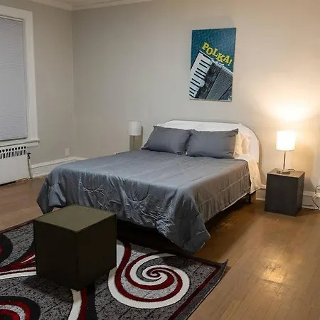 Charming 4br Unit In Historic Hyde Park Near Beach * Chicago