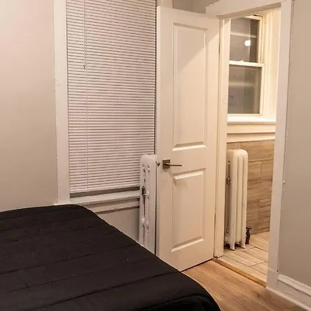 Apartment Charming 4br Unit In Historic Hyde Park Near Beach *