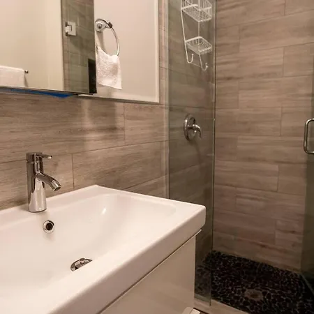 Vibrant 4br Haven In Historic Hyde Park, Near Uchi * Chicago
