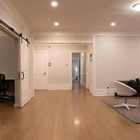Charming 4br Unit In Historic Hyde Park Near Beach * Chicago