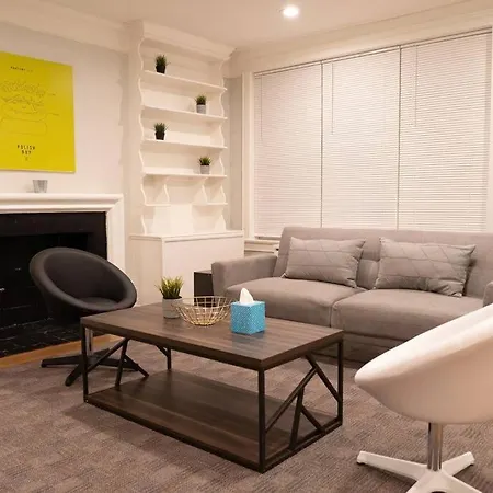 Charming 4br Unit In Historic Hyde Park Near Beach *