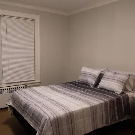 Charming 4br Unit In Historic Hyde Park Near Beach *