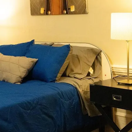 Charming 4br Unit In Historic Hyde Park Near Beach Apartment