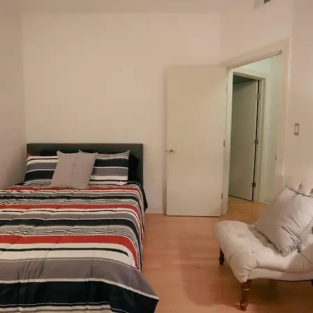 Modern 4br In Hyde Park, Walk To University * Chicago