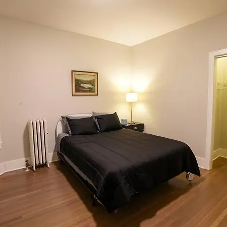 Vibrant 4br Haven In Historic Hyde Park, Near Uchi *