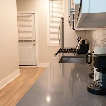 Vibrant 4br Haven In Historic Hyde Park, Near Uchi Apartment *