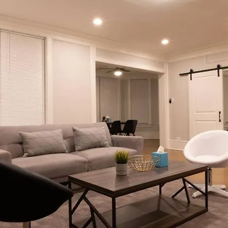 Charming 4br Unit In Historic Hyde Park Near Beach Apartment Chicago