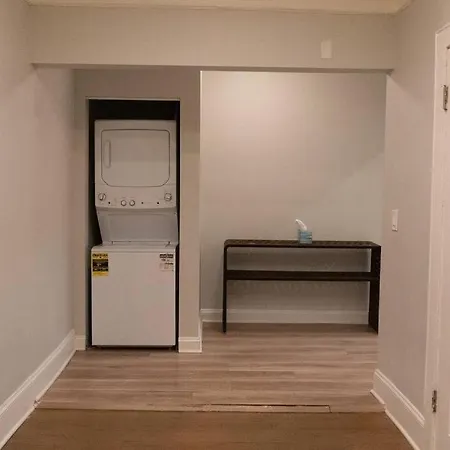 Charming 4br Unit In Historic Hyde Park Near Beach Apartment