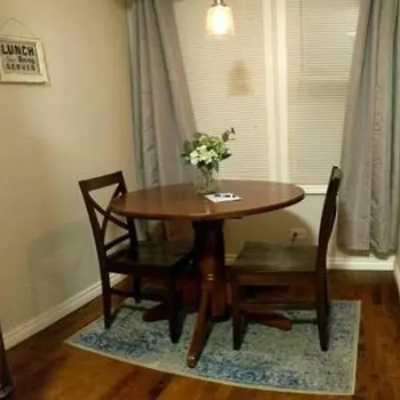 Avondale Gem: 2br, Stylish Kitchen, Transit Nearby *