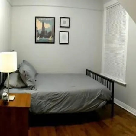 Avondale Gem: 2br, Stylish Kitchen, Transit Nearby *