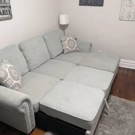Avondale Gem: 2br, Stylish Kitchen, Transit Nearby *