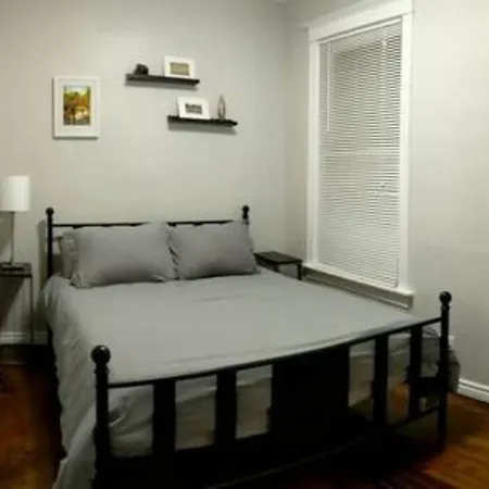 Avondale Gem: 2br, Stylish Kitchen, Transit Nearby