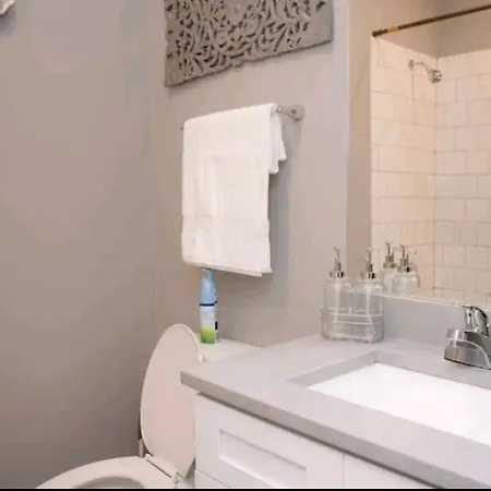 Apartment Bronzville Gem: Stylish 2br/2ba Haven Perfect For Traveling Nurses & Business Professionals