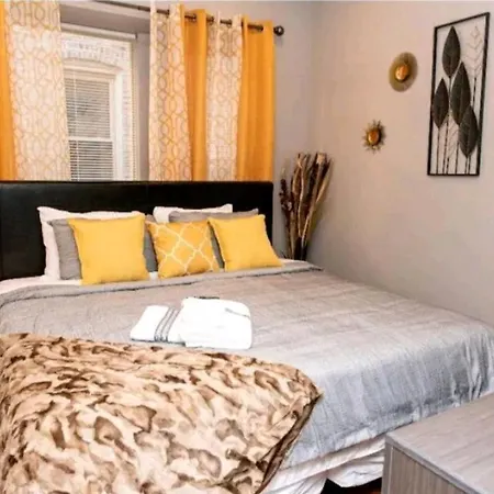 Bronzville Gem: Stylish 2br/2ba Haven Perfect For Traveling Nurses & Business Professionals * Chicago