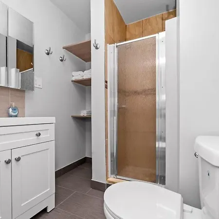 Cozy, Top-floor 3br Loft With Balcony In West Town * Chicago