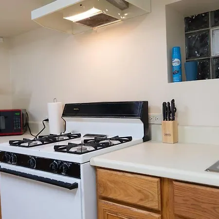 2br Northside Bliss, Near Parks And Dining Apartment Chicago
