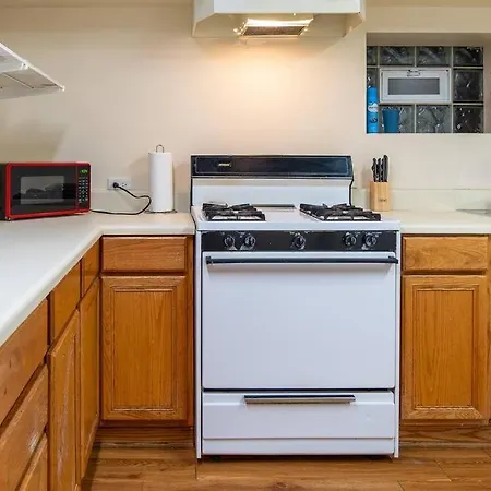 2br Northside Bliss, Near Parks And Dining *