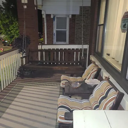 Well-appointed Cozy Portage Park Apt, Dogs, Kids, Free Parking, 420 Compliant Apartment Chicago