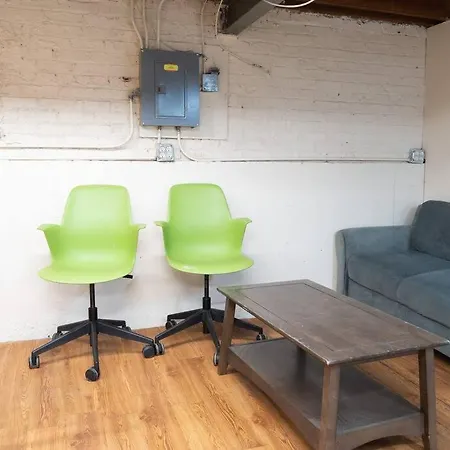 2br Northside Bliss, Near Parks And Dining Apartment