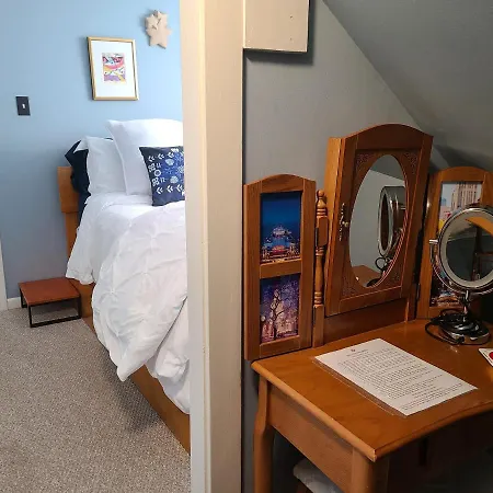 Well-appointed Cozy Portage Park Apt, Dogs, Kids, Free Parking, 420 Compliant * Chicago