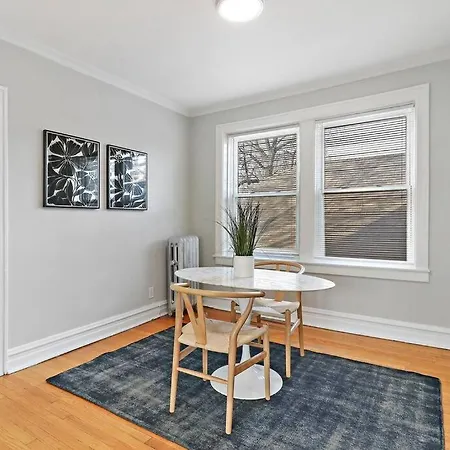 1br Airy With Wi-fi - Barry 2