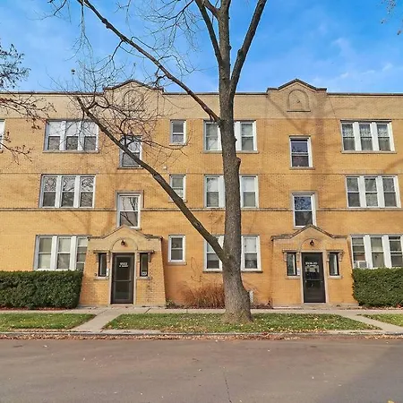 1br Airy With Wi-fi - Barry 2