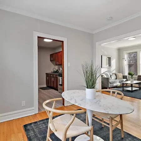 Apartment 1br Airy With Wi-fi - Barry 2 *