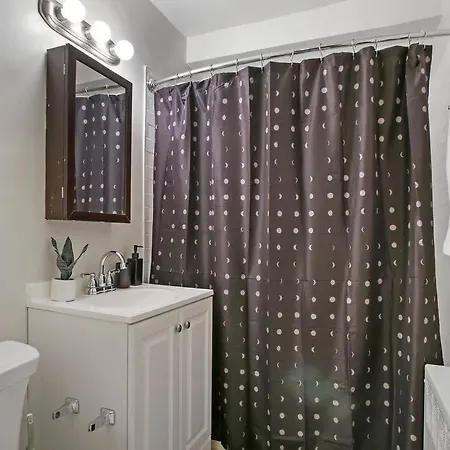 2br Well-furnished Apt In - Bell Gg Chicago