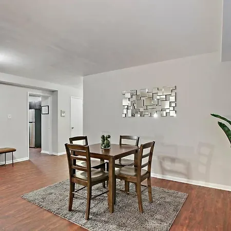 2br Well-furnished Apt In - Bell Gg Apartment