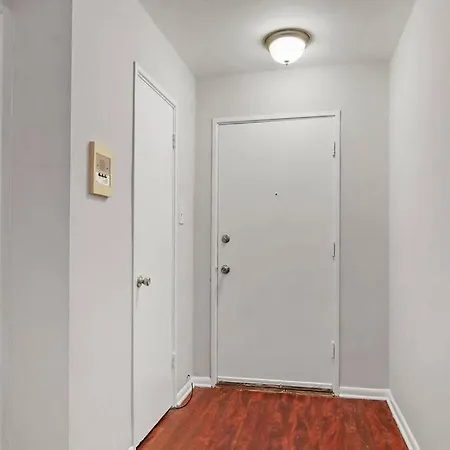 2br Well-furnished Apt In - Bell Gg *