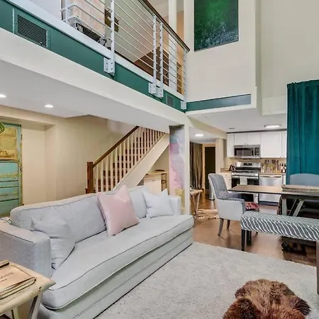 The Village By Dakota Gal Digs Holiday home Chicago
