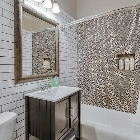 The Village By Dakota Gal Digs Holiday home Chicago