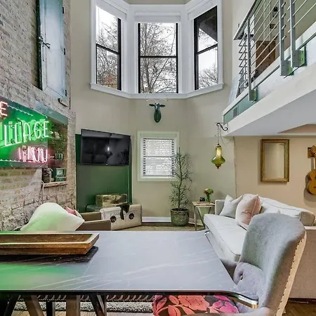 The Village By Dakota Gal Digs Holiday home Chicago