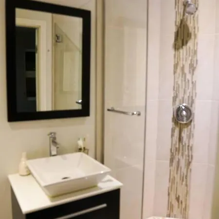 And Cozy. Sleeps 5. * Chicago