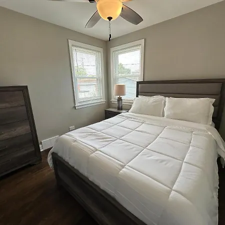Belmont Heights Oasis Holiday home
