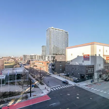 Apartment River North 1br W Sky Terrace Yoga Chi-1029 *