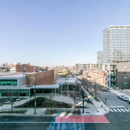 River North 1br W Sky Terrace Yoga Chi-1029