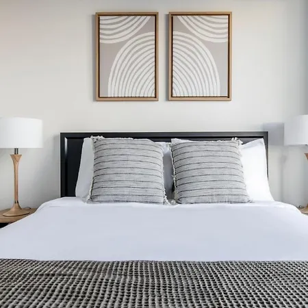 River North 1br W Sky Terrace Yoga Chi-1029 *