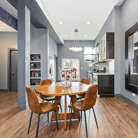 Mccormick Place Guest house 3*