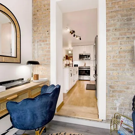 Apartment The Twin Lions: Bespoke Travel W/ Speakeasy*