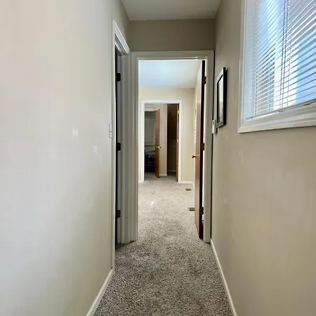 Holiday home Designer Themed 4 Bedroom In Location With Patio And Fireplace