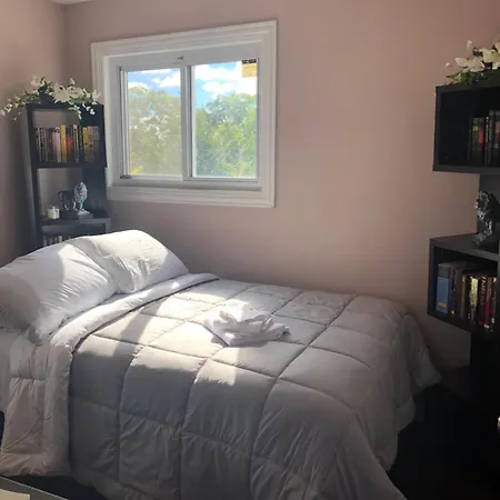 Gwen's Place Apartment *