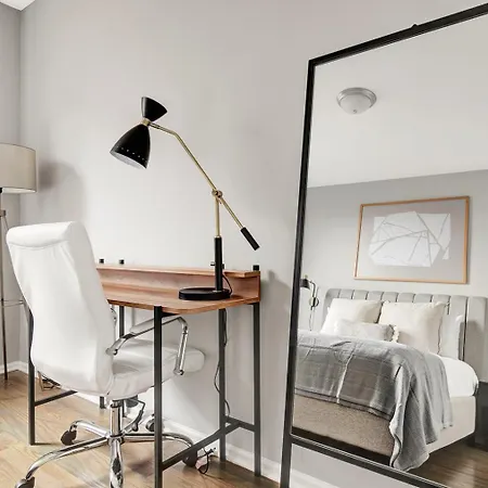 Lakeview 1br W Wd Nr L Wrigley Field Chi-472