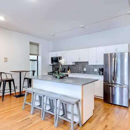 3 Flat Building Downtown - With Private Patios Apartment *