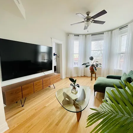 Stunning 4bd/2ba Getaway Apartment