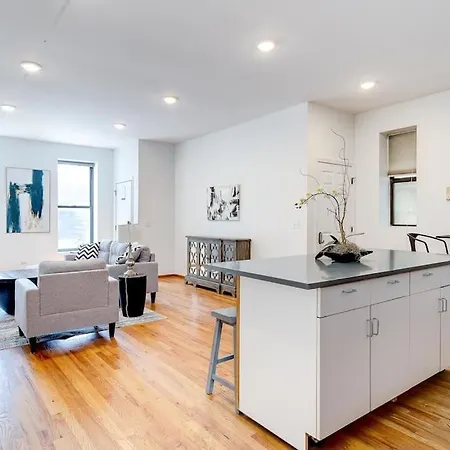 2 2 Floors In Downtown Apartment *