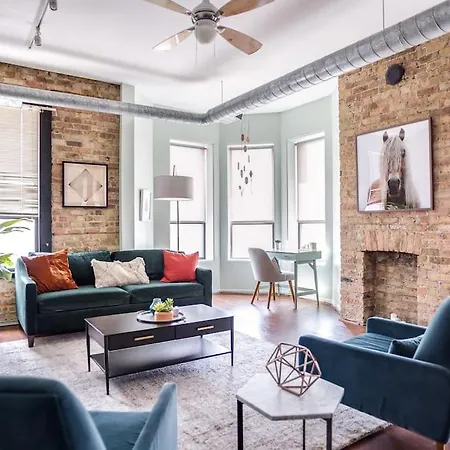 The Orleans Floor 3 Private Rooftop Deck Apartment Chicago