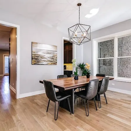 Immaculate Brand New Downtown Apartment *