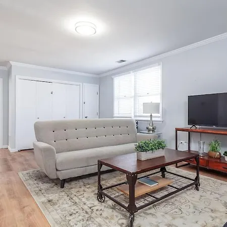 Holiday home Beautiful Remodeled Penthouse Unit In Old Town *