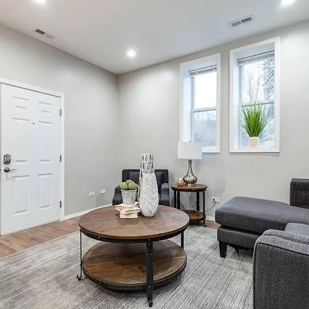 Apartment 1 On Southport 4 Queen Beds Chicago